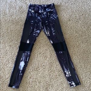 ♥️Super Cute mesh leggings from express